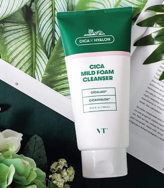 Cica Mild Foam Cleanser - Oczyszczająca Pianka do Twarzy z Wąkrotą Azjatycką - 300ml - VT Cosmetics